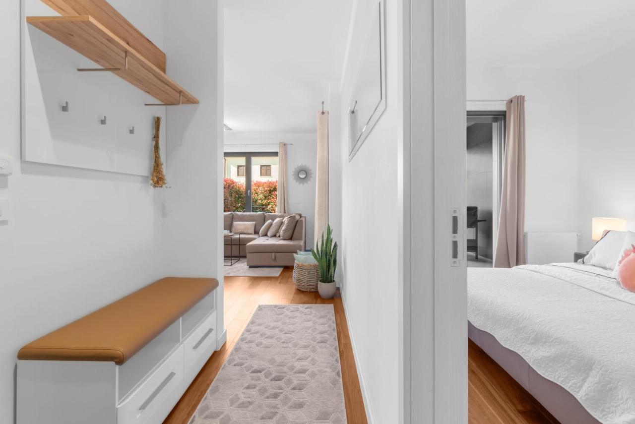 Luxury New With Private Garden Near The Beach!