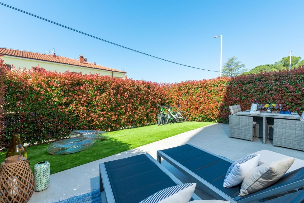 Apartment Luxury New With Private Garden Near The Beach! *