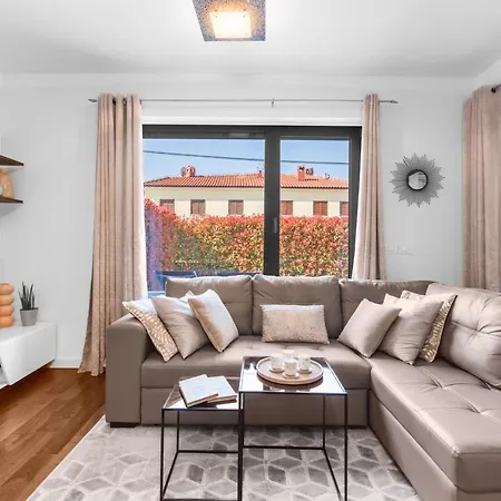 Luxury New Apartment With Private Garden Near The Beach! Poreč Exteriér fotografie