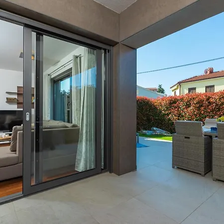 Luxury New Apartment With Private Garden Near The Beach! Poreč Exteriér fotografie
