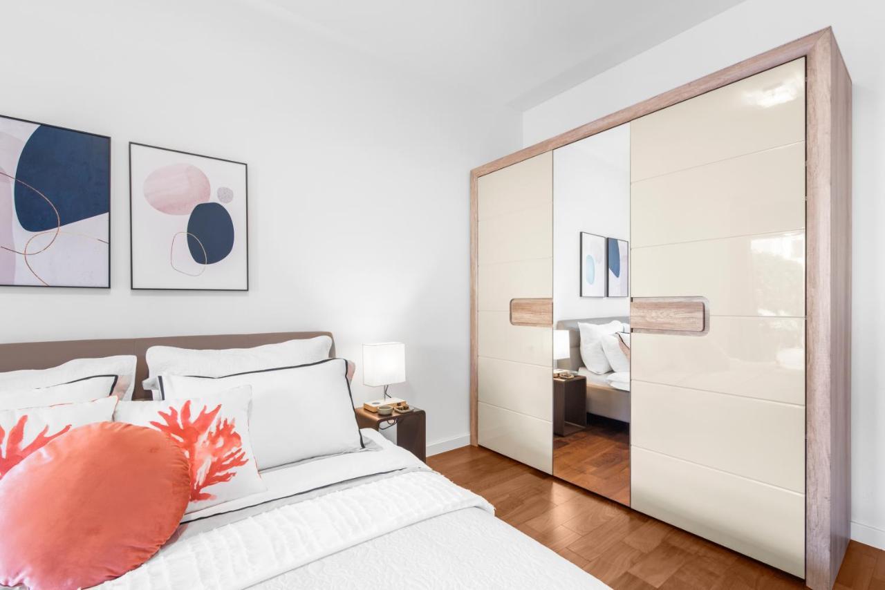 Luxury New With Private Garden Near The Beach!
