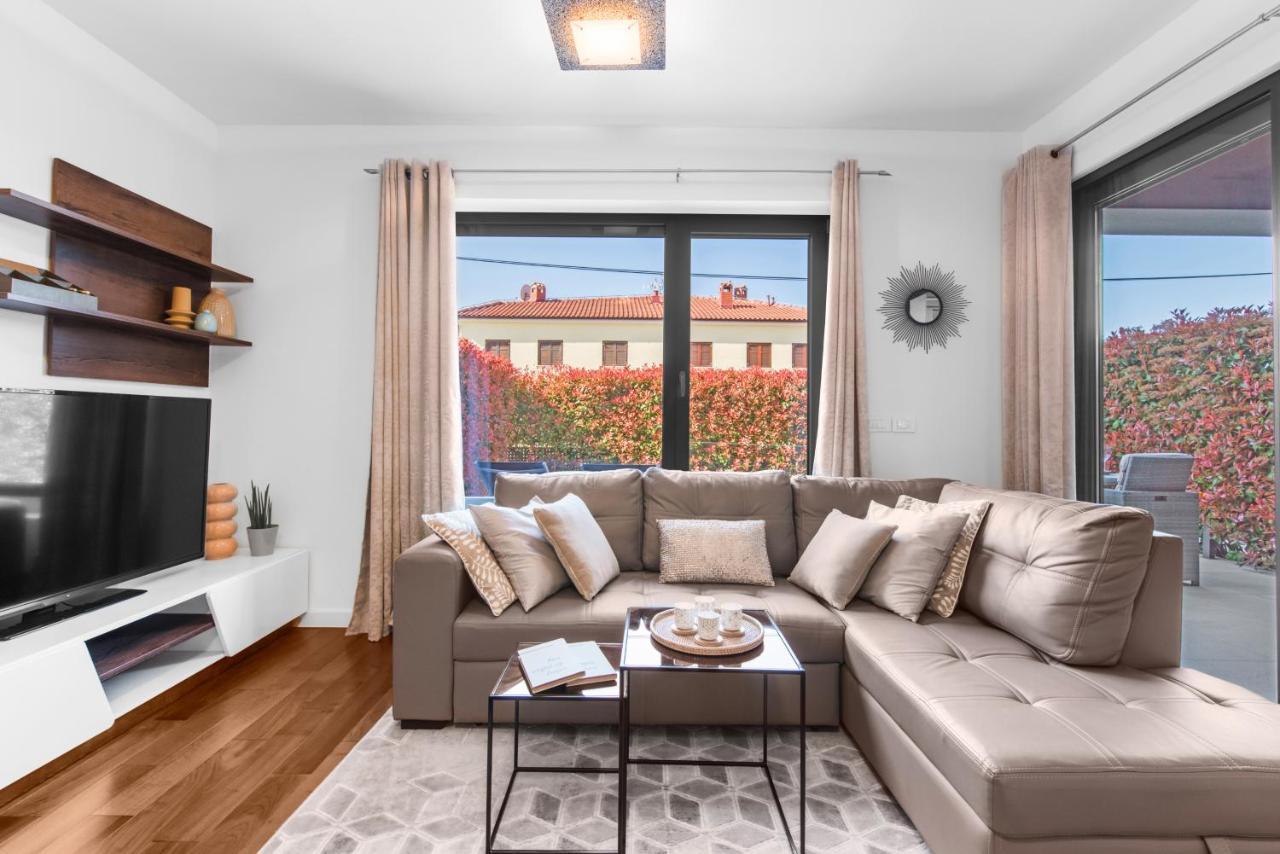 Luxury New With Private Garden Near The Beach! Poreč