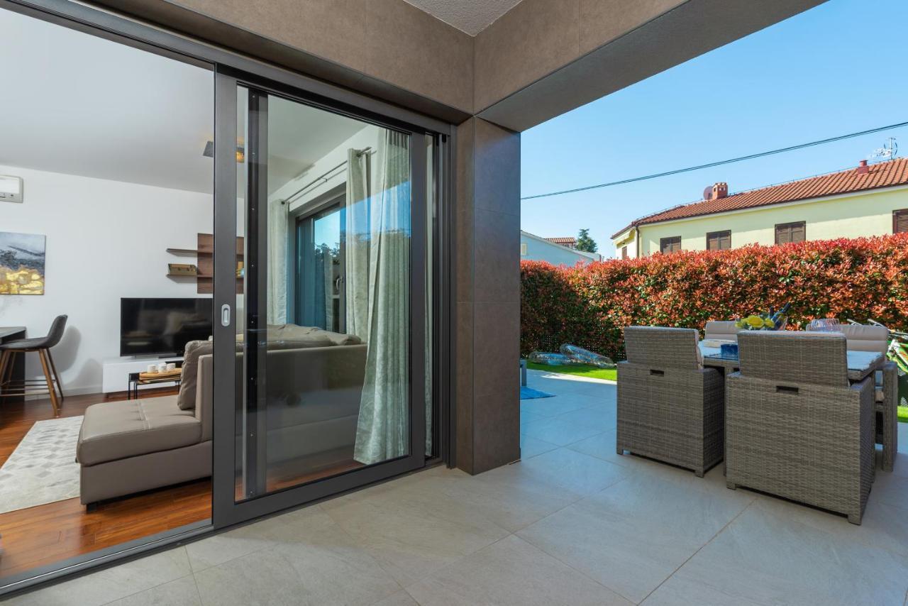 Luxury New With Private Garden Near The Beach! Poreč
